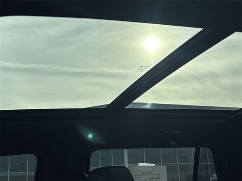 Used 2023 Chevrolet Tahoe High Country image 18