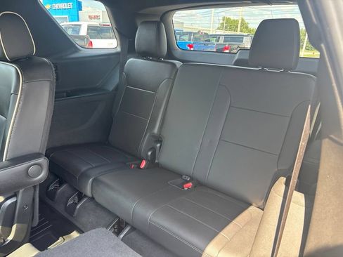 Used 2023 Chevrolet Traverse Premier AWD/4WD image 39