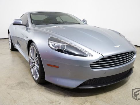 Used 2014 Aston Martin DB9 Coupe image 2