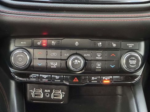 Used 2024 Dodge Durango GT image 19