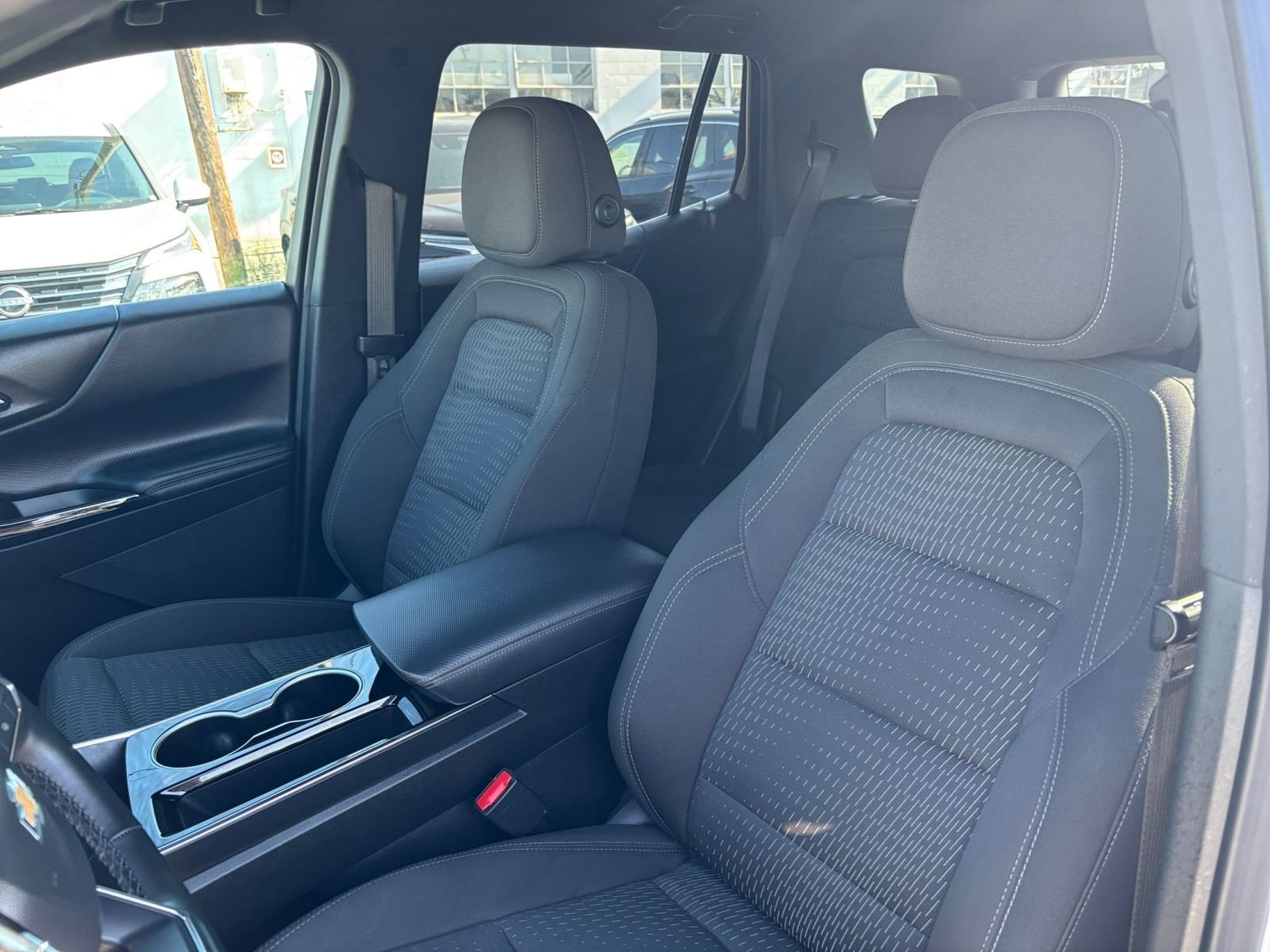 Used 2025 Chevrolet Equinox LT AWD/4WD image 36