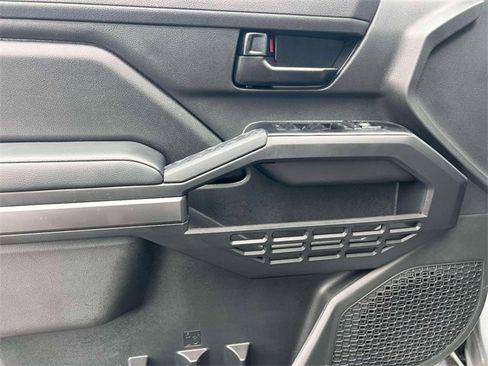 Certified 2025 Toyota Tacoma SR5 w/ SR5 Upgrade Package image 20