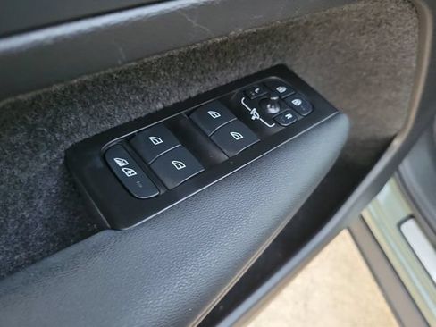Used 2022 Volvo C40 P8 Recharge Ultimate AWD/4WD image 13