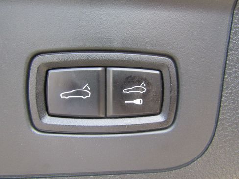 Used 2019 Porsche Panamera image 33