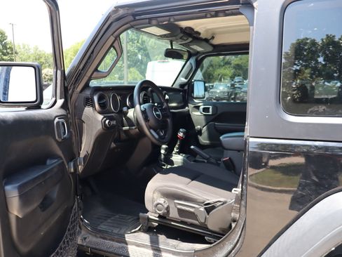 Used 2021 Jeep Wrangler Sport AWD/4WD image 24