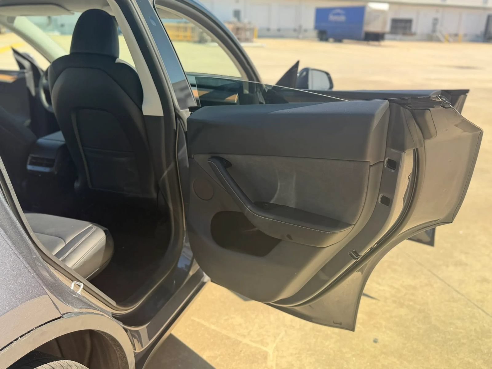 Used 2023 Tesla Model Y Long Range AWD/4WD image 21