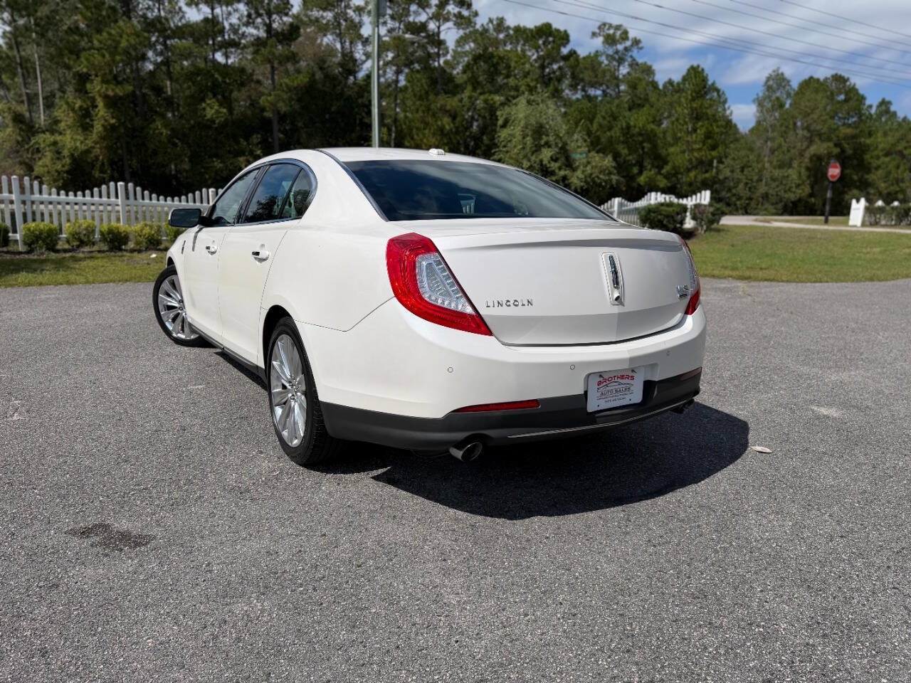 Used 2013 Lincoln MKS AWD image 31