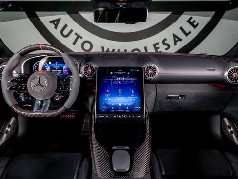 Used 2025 Mercedes-Benz AMG GT 63 image 3
