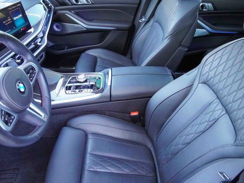 Certified 2025 BMW X7 M60i image 11