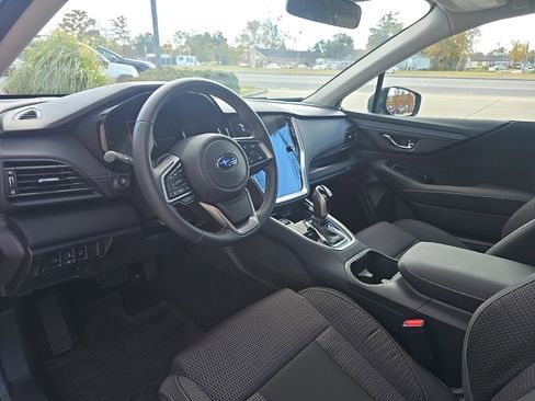Used 2025 Subaru Outback Premium image 8