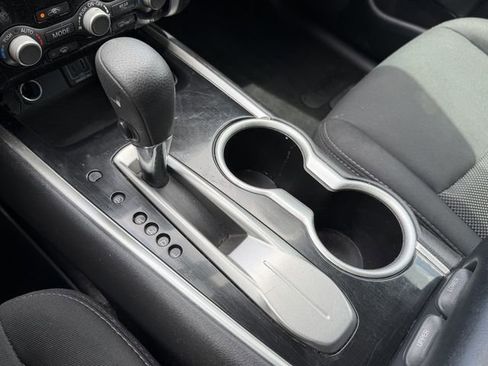 Used 2020 Nissan Pathfinder S image 25