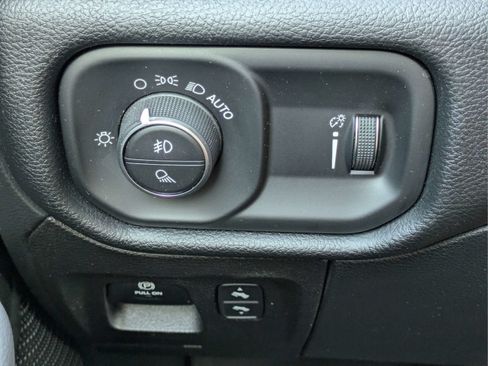 Used 2022 RAM 1500 Big Horn AWD/4WD image 23