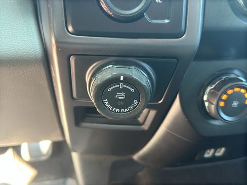 Used 2020 Ford F150 XLT w/ Equipment Group 302A Luxury AWD/4WD image 19