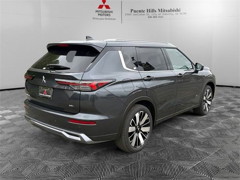 New 2025 Mitsubishi Outlander SEL image 5