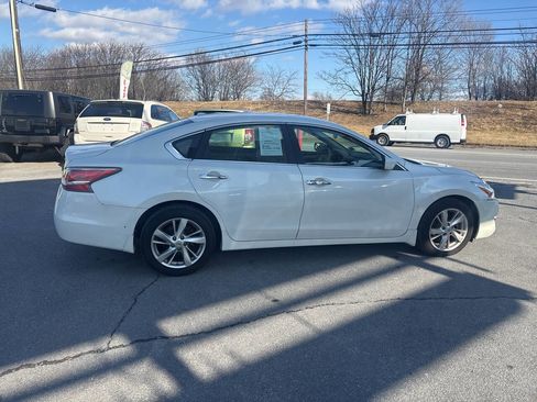 Used 2014 Nissan Altima 2.5 SV FWD image 7