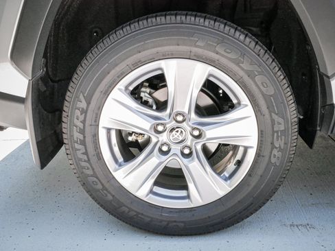 Used 2025 Toyota RAV4 XLE w/ Convenience Package FWD image 13