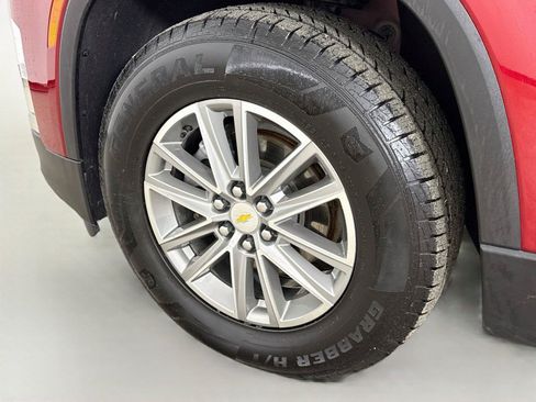 Used 2023 Chevrolet Traverse LT AWD/4WD image 32