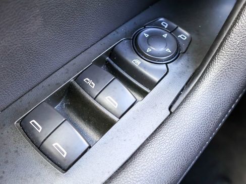 Used 2025 Chevrolet Blazer LT FWD image 17
