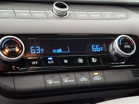 Certified 2024 Hyundai Elantra SEL FWD image 18