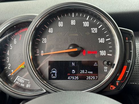 Used 2019 MINI Cooper 2-Door Hardtop image 26