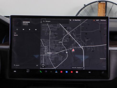 Used 2021 Tesla Model S Plaid image 18