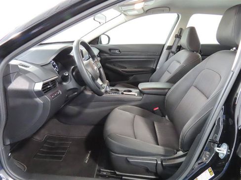 Used 2024 Nissan Altima 2.5 S FWD image 16