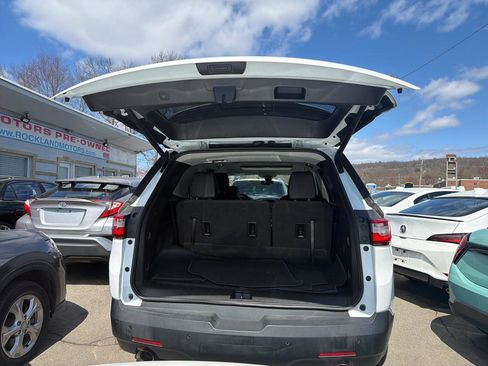 Used 2019 Chevrolet Traverse LT w/ LT Premium Package AWD/4WD image 11