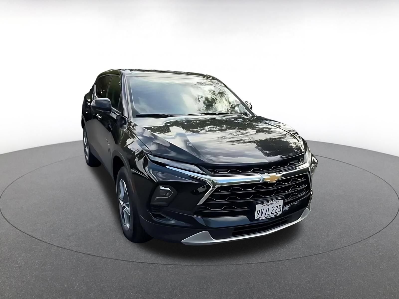 Used 2026 Chevrolet Blazer LT FWD image 3