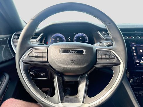 Used 2023 Jeep Grand Cherokee L Laredo AWD/4WD image 15
