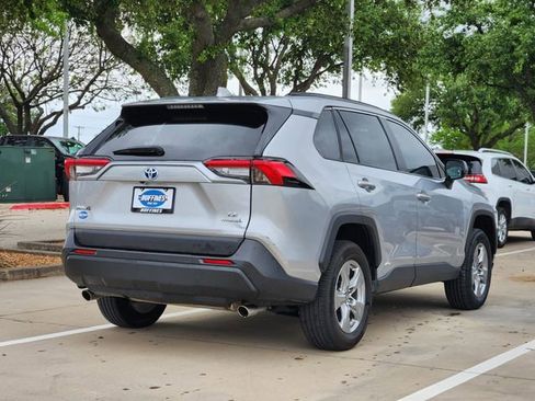 Used 2024 Toyota RAV4 LE AWD/4WD image 3