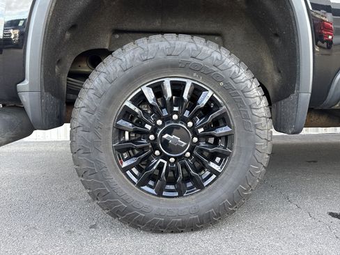 Used 2022 Chevrolet Silverado 2500 LTZ w/ LTZ Plus Package image 37