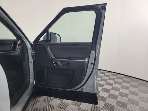 Used 2023 Rivian R1S Adventure image 18