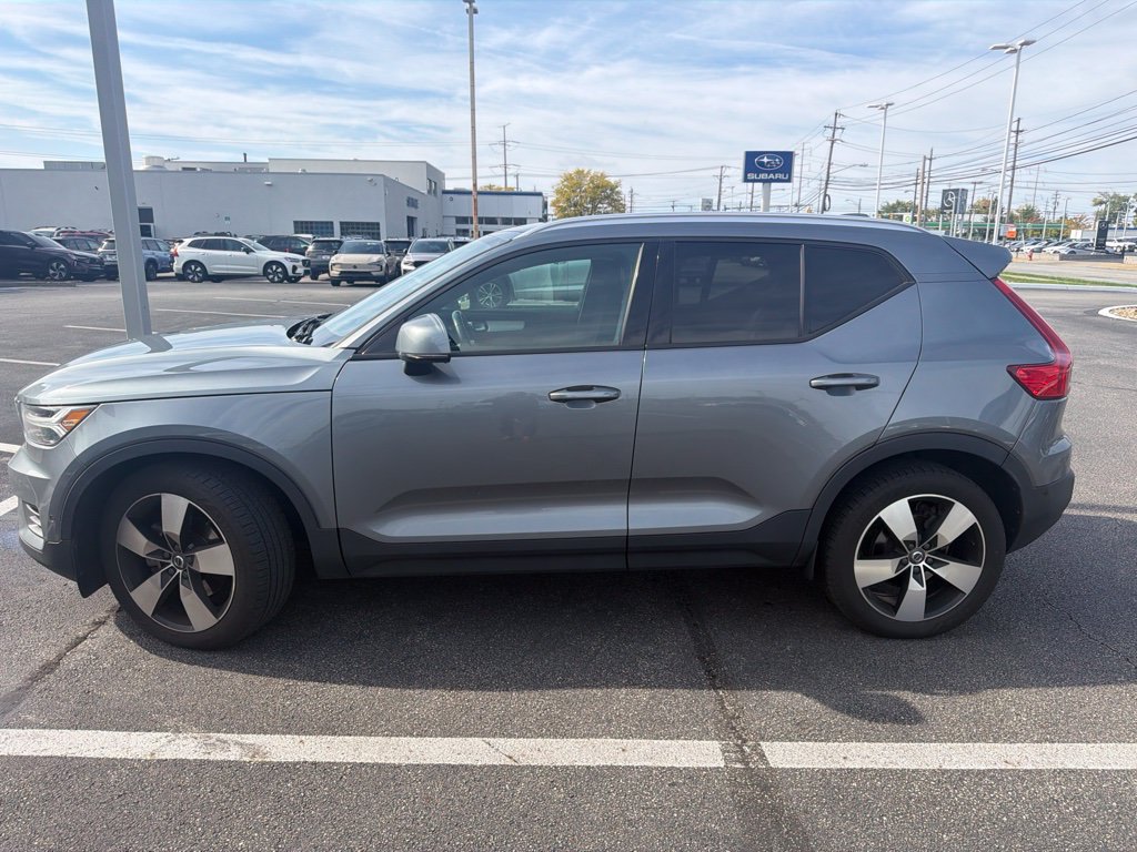 Used 2019 Volvo XC40 T5 Momentum AWD/4WD image 4