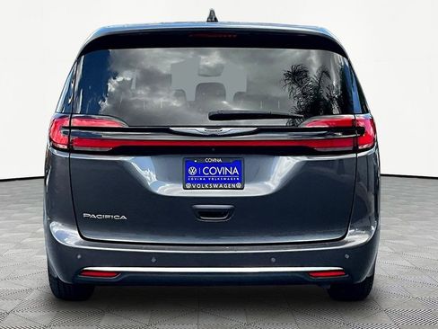Used 2023 Chrysler Pacifica Touring-L image 5