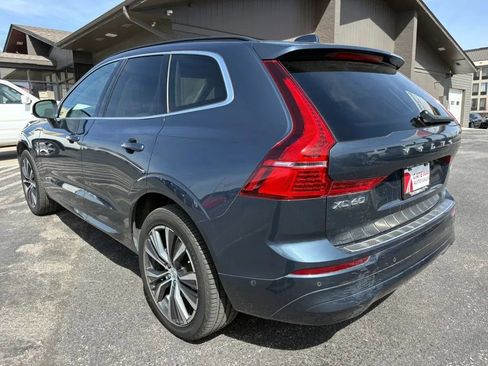Used 2022 Volvo XC60 B5 Momentum w/ Advanced Package AWD/4WD image 3