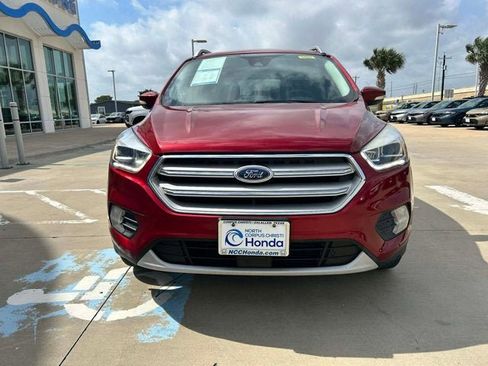Used 2019 Ford Escape Titanium image 3