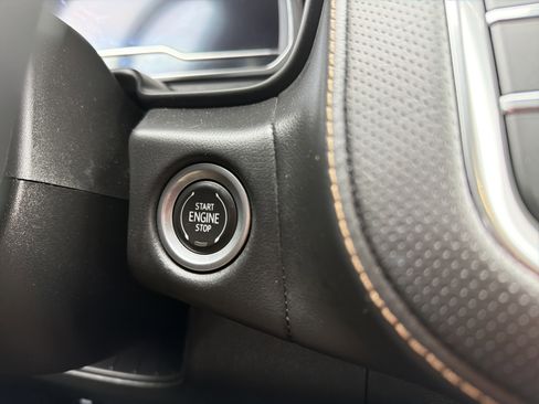 Used 2022 GMC Yukon AT4 AWD/4WD image 19