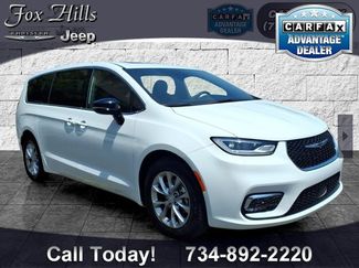 Certified 2026 Chrysler Pacifica Limited FWD video 1