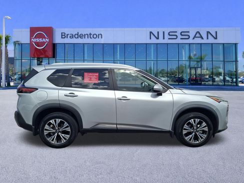 Used 2023 Nissan Rogue SV w/ SV Premium B Package FWD image 4