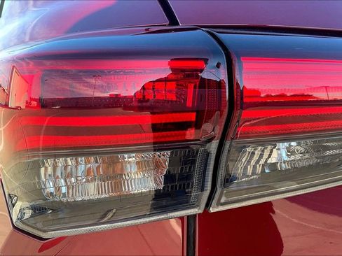 Used 2023 Toyota Highlander L image 39