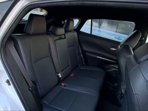 Used 2023 Toyota Venza Limited image 19