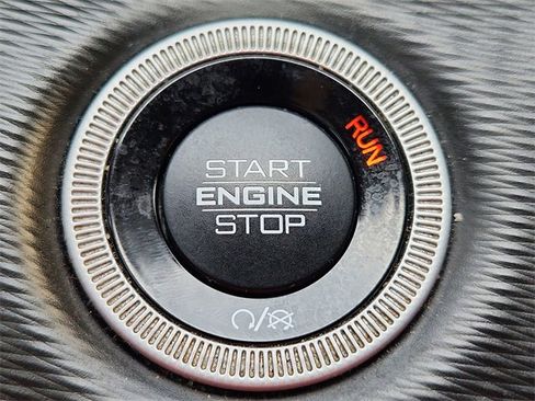 Used 2023 Jeep Grand Cherokee L Altitude image 16