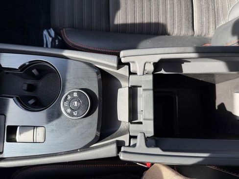 Used 2025 Nissan Rogue SV image 25