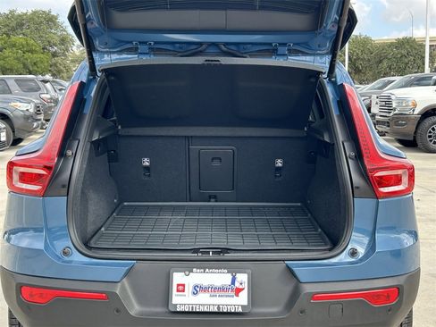 Used 2025 Volvo XC40 B5 Ultra w/ Protection Package image 12