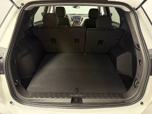 Used 2021 Chevrolet Equinox LS image 42