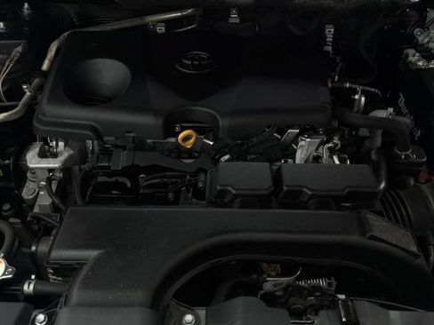 Used 2021 Toyota RAV4 LE FWD image 74