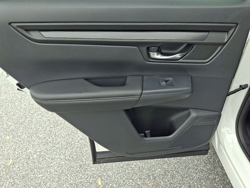 Used 2025 Honda CR-V EX image 12