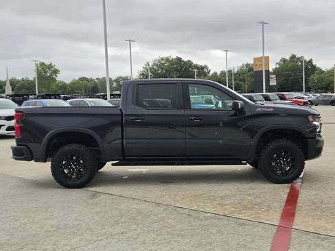 Used 2023 Chevrolet Silverado 1500 ZR2 w/ Technology Package AWD/4WD image 11