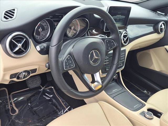 Used 2016 Mercedes-Benz CLA 250 image 10