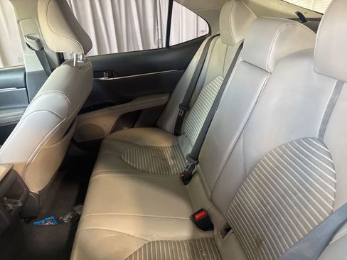 Used 2018 Toyota Camry SE FWD image 15